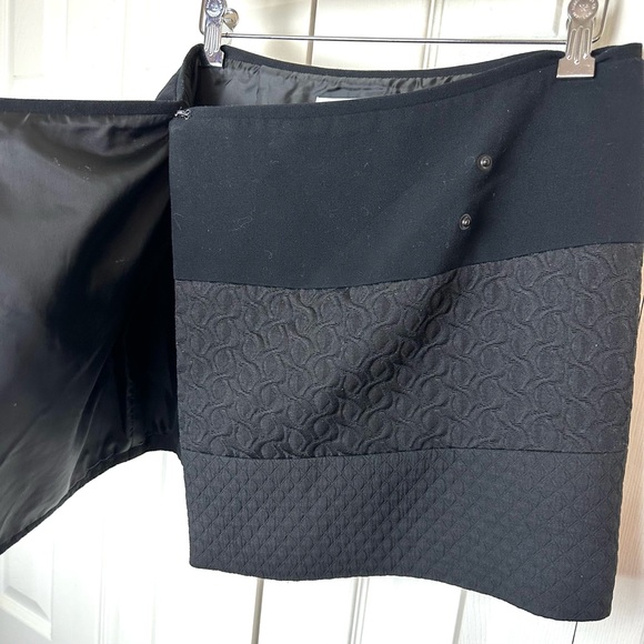 CAbi #926 Swathe Mini Wrap Skirt Black Quilted Textured Asymmetrical Knit Pocket - Picture 6 of 11